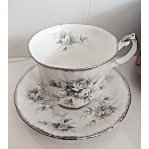 Vintage Paragon Bone China Cup & Saucer Sets (8 sets) FIRST LOVE in dust covers - Picture 2 of 15